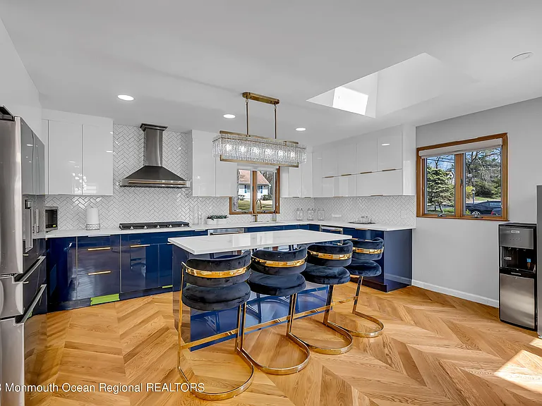 522 W Lincoln Ave — Photo 5