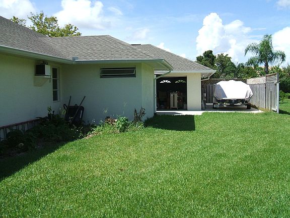 Boat / RV Storage Plus Additional Storage Room   3 Car    Garage