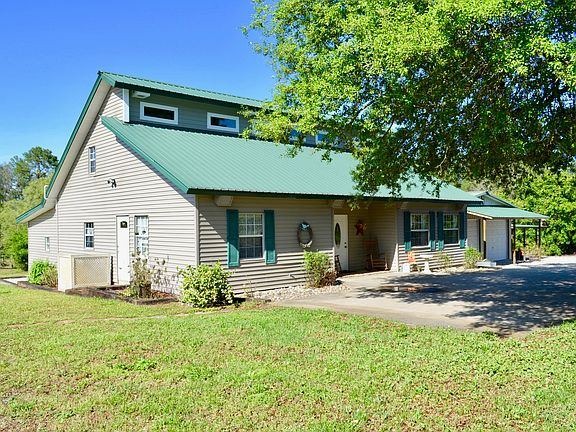 3rd image of 32621 Forest Dr
