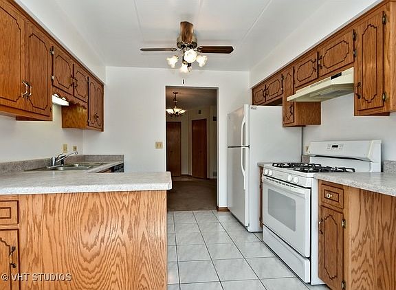 4th image of 6650 183rd St APT 1B