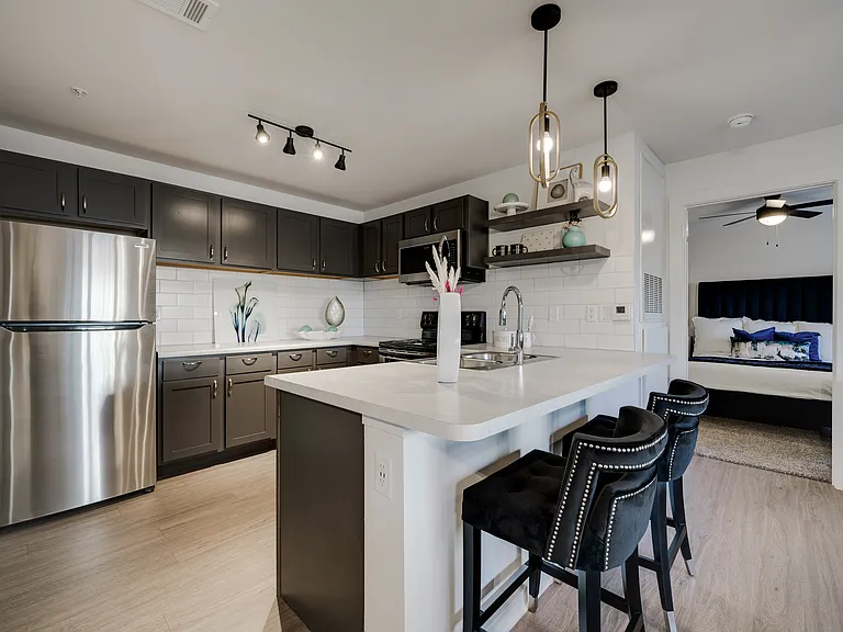 Brentwood Apartments — Photo 57