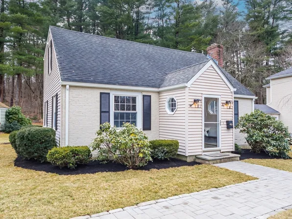 32 Macarthur Rd, Natick, MA 01760