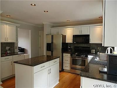 3rd image of 62 Chaucer Cir