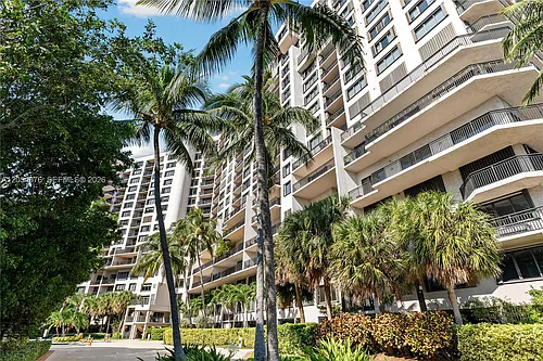 540 Brickell Key Dr Photo 1