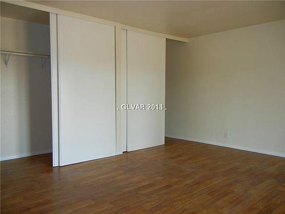 5th image of 110 E Windmill Ln #0
