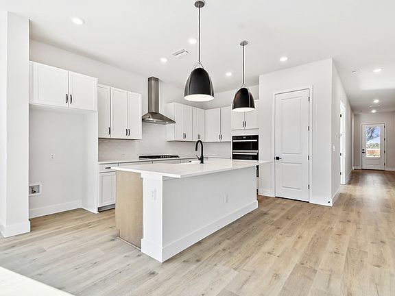 The Seaglass - Kitchen