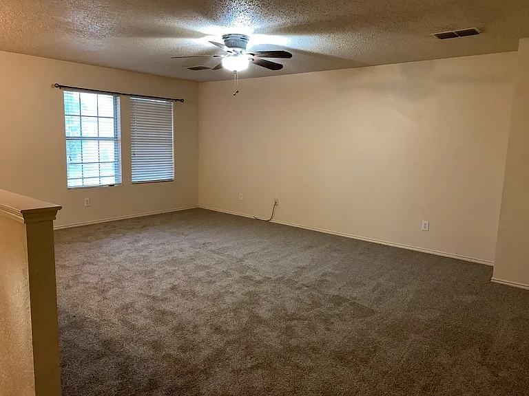 921 White Dove Dr — Photo 15