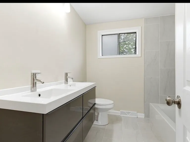 614 S Milwaukee Ave #E — Photo 12
