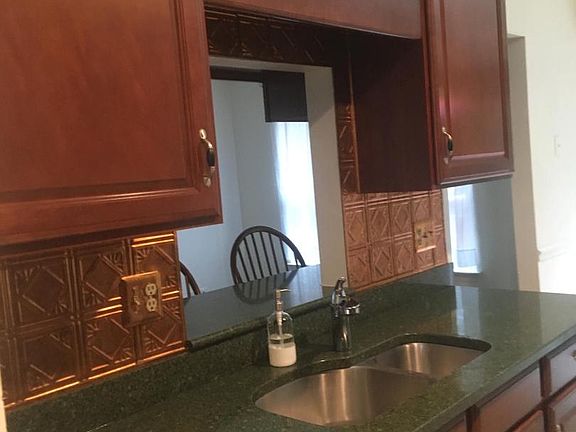 3rd image of 401 Kings College Dr