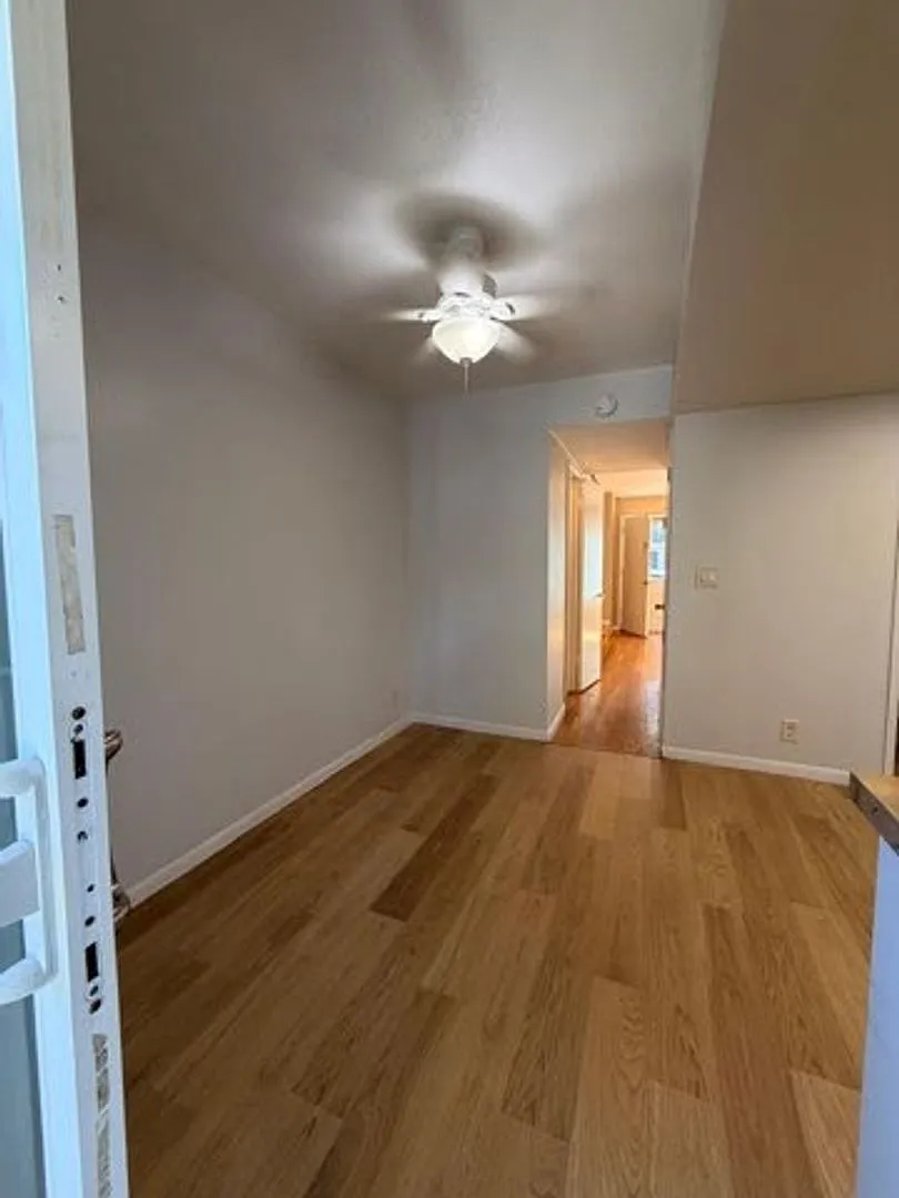 Updated 2BR/1.5BA Townhome in Santa Teresa Water & Garbage Included, Pool, 2 Parking Spaces — Photo 4