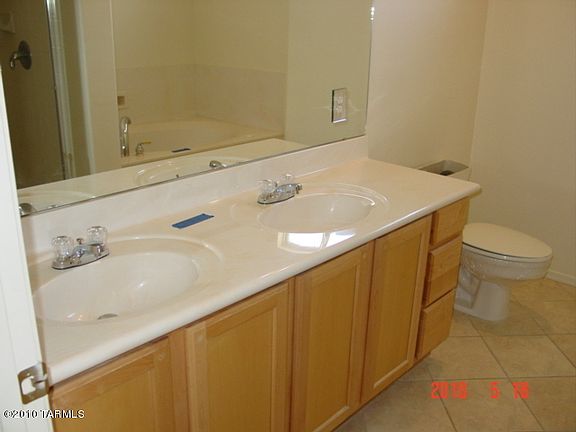 3rd image of 1657 E Saint Isidore St