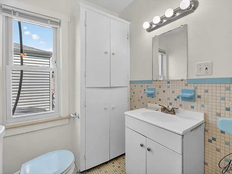 24408 Lambrecht Ave #2 — Photo 24