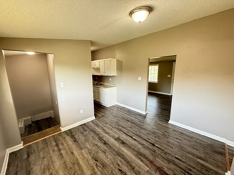 593 Bonwood Ave — Photo 6