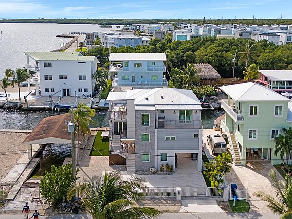 5th image of 704 Grouper Ln