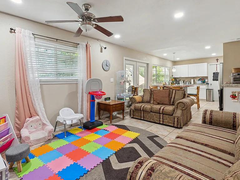 6738 Spring Manor St — Photo 14