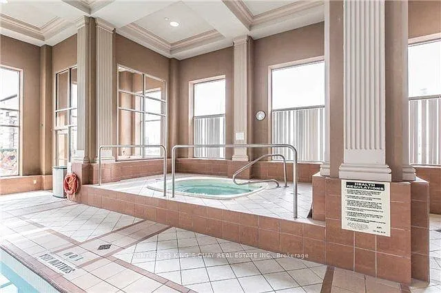 1 Lee Centre Dr #Penthouse 305 — Photo 6