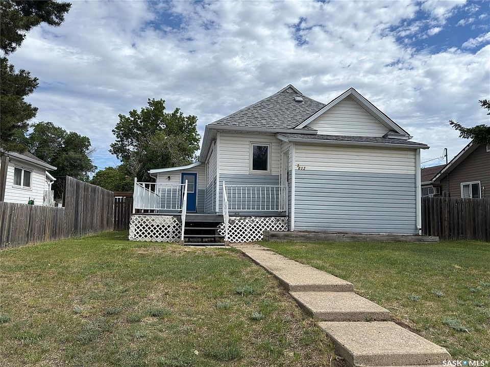 1st image of 1012 Stadacona STREET E