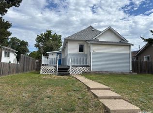 1012 Stadacona St E, Moose Jaw, SK S6H0K9