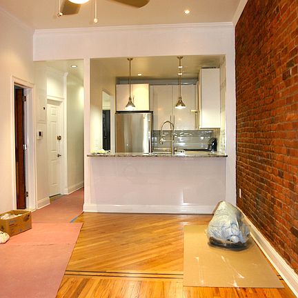 3rd image of 590 Vanderbilt Ave APT 1