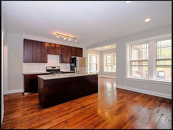 2nd image of 921 W Cullom Ave #1A