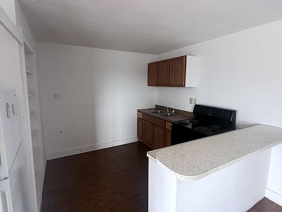 4th image of 4723 Kostoryz Rd #B