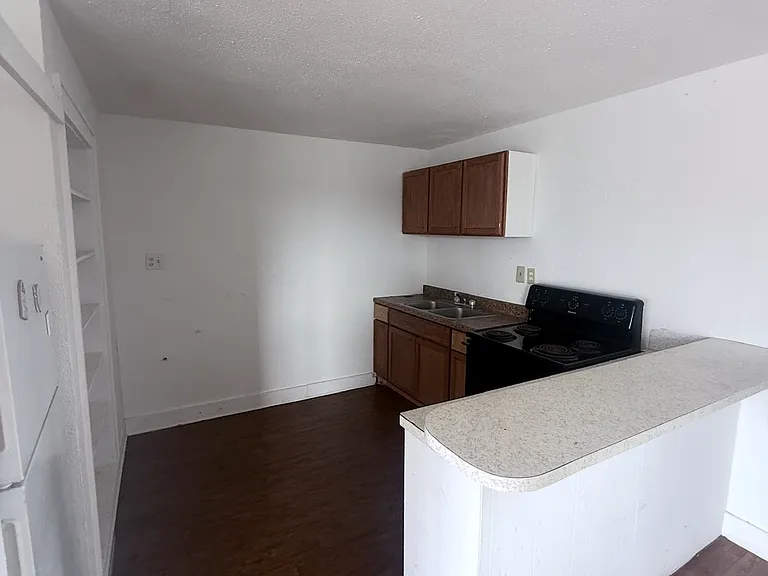 4723 Kostoryz Rd #B — Photo 4