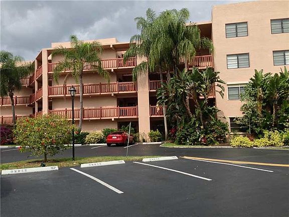 3rd image of 1021 Mockingbird Ln APT 108
