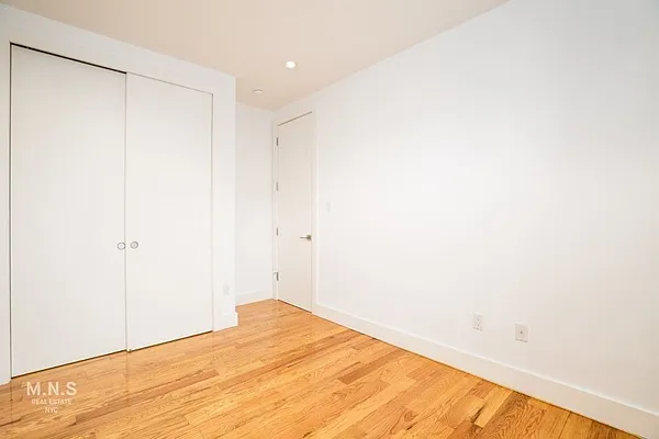 Rented by MNS | media 17