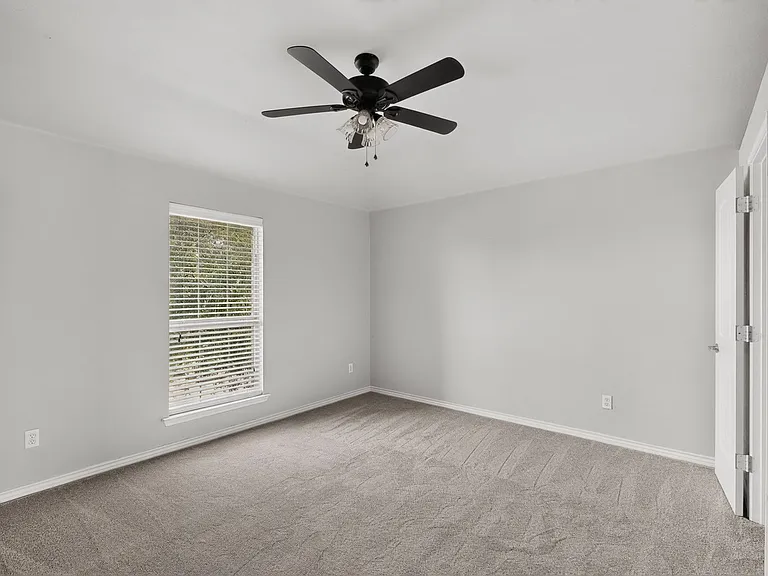 1236 Blue Brook Dr — Photo 32