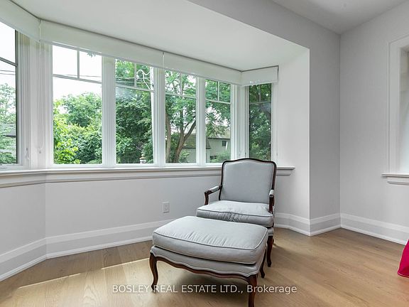 4th image of 32 Edmund Ave