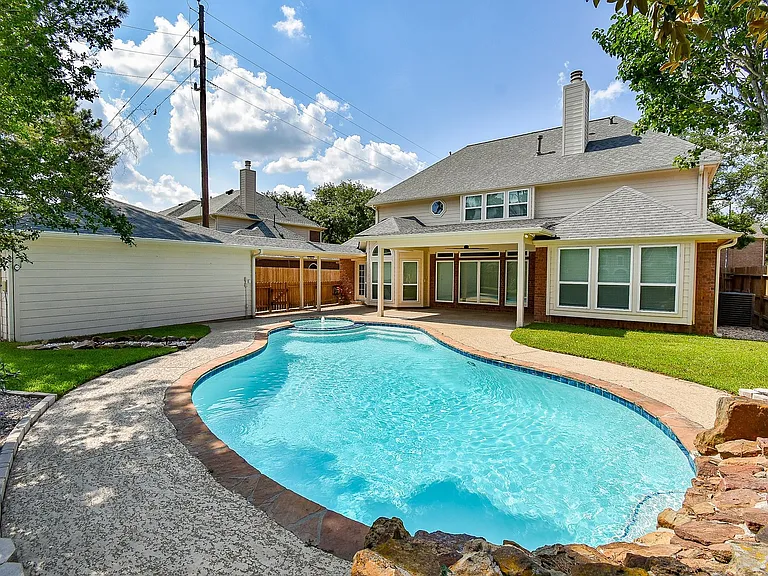 22707 Ravens Lake Dr — Photo 3