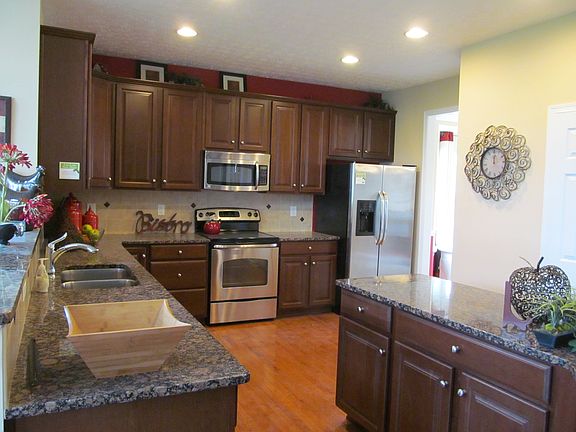 3rd image of 767 Maple Vista Dr