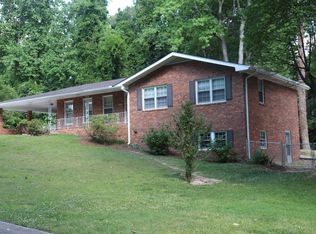 1208 Seven Springs Cir, Marietta, GA 30068