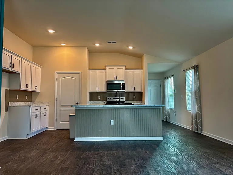 2427 Falling Star Ln — Photo 8