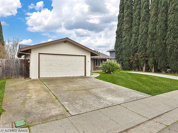 3rd image of 393 Manzanita Avenue