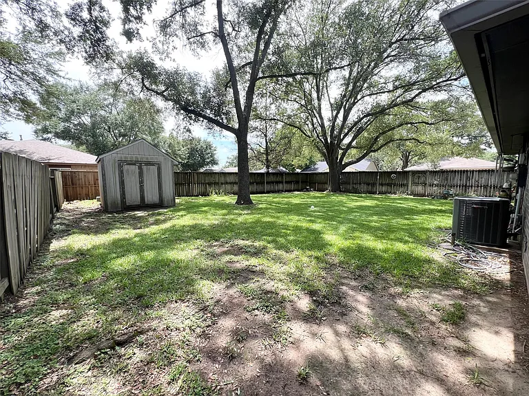 3215 Keywood Ln — Photo 24