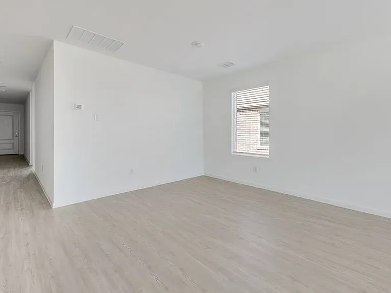 10025 Southwest Dr — Photo 7