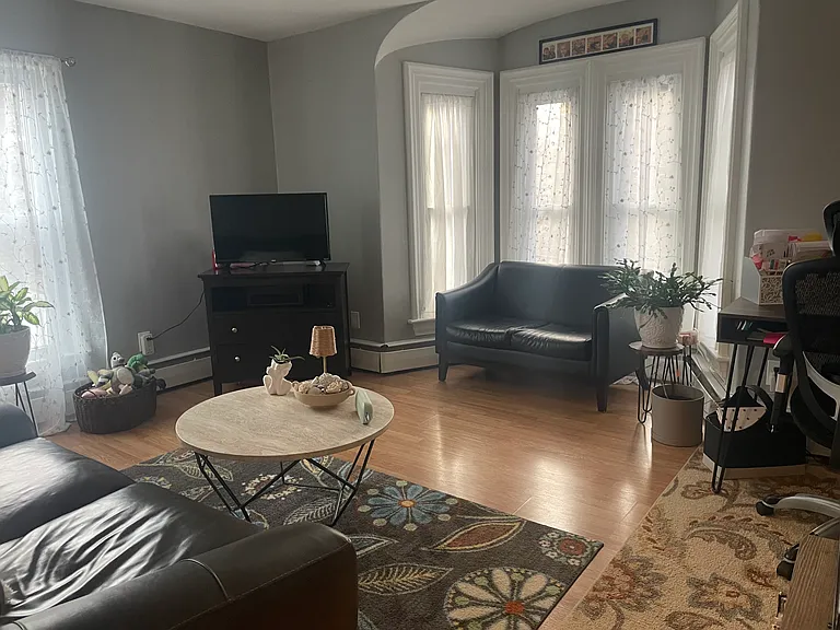 99 Main St #4 — Photo 1