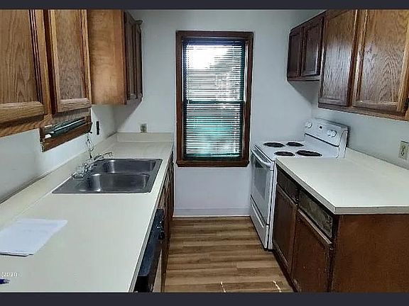 3rd image of 269 Morse Rd