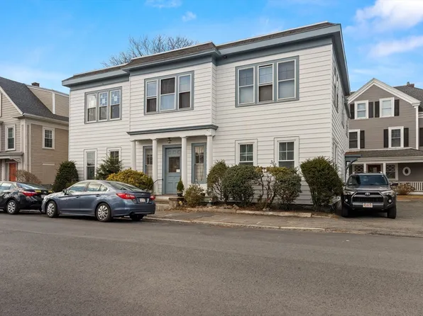 21 Thorndike St APT 4, Beverly, MA 01915