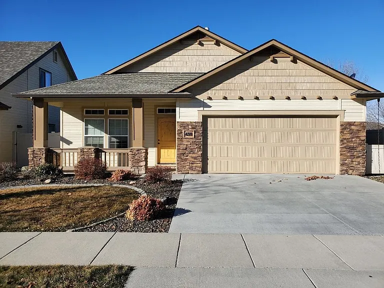 4289 S Lipori Ave — Photo 1