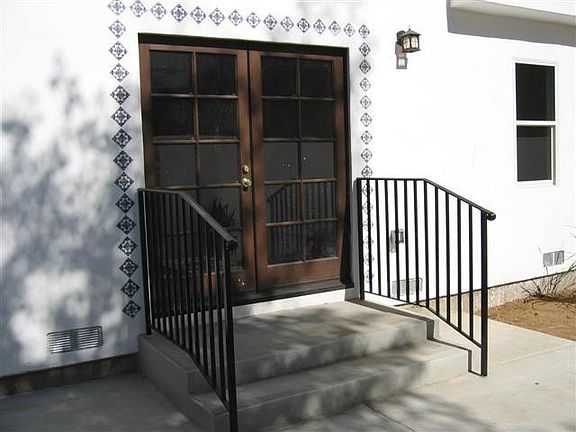 3rd image of 993 Lincoln Ave