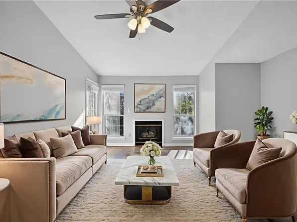 423 Granville Ct, Sandy Springs, GA