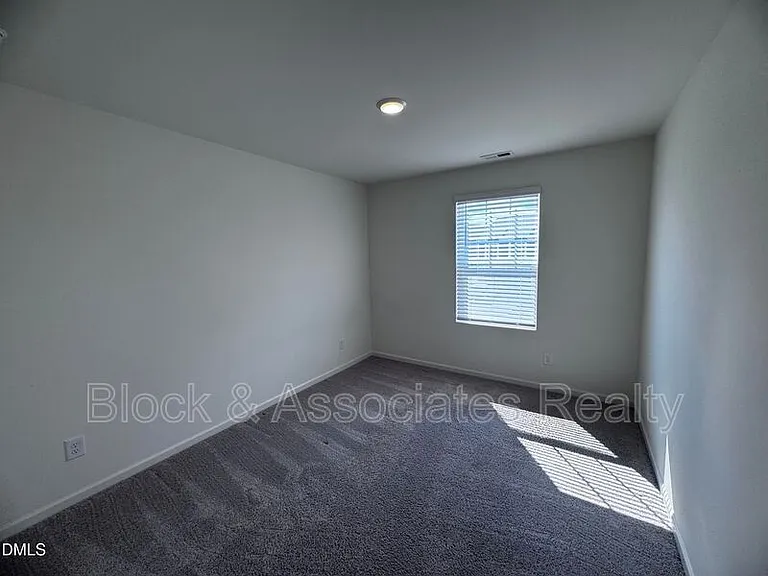 115 S Keatts Winner Ct — Photo 18