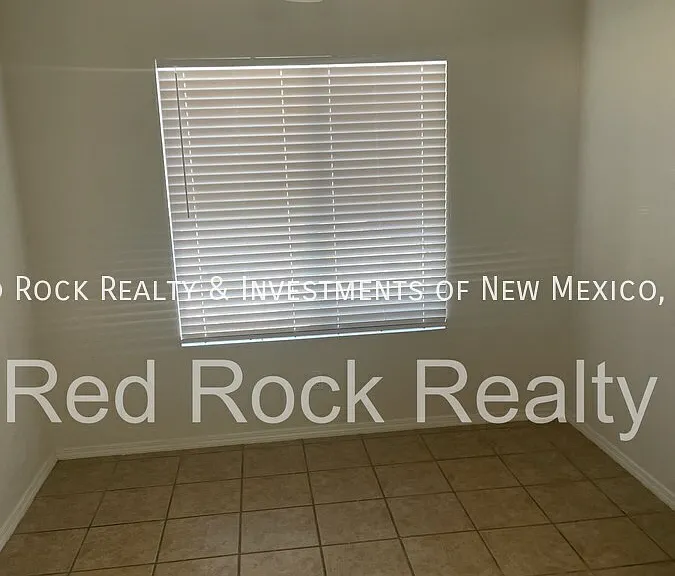 7204 Deer Canyon Ave NE — Photo 5
