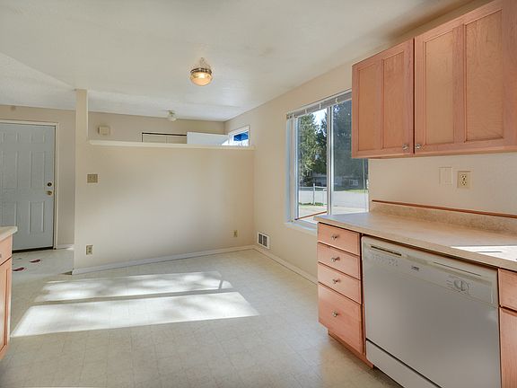 4th image of 5809 145th St NE