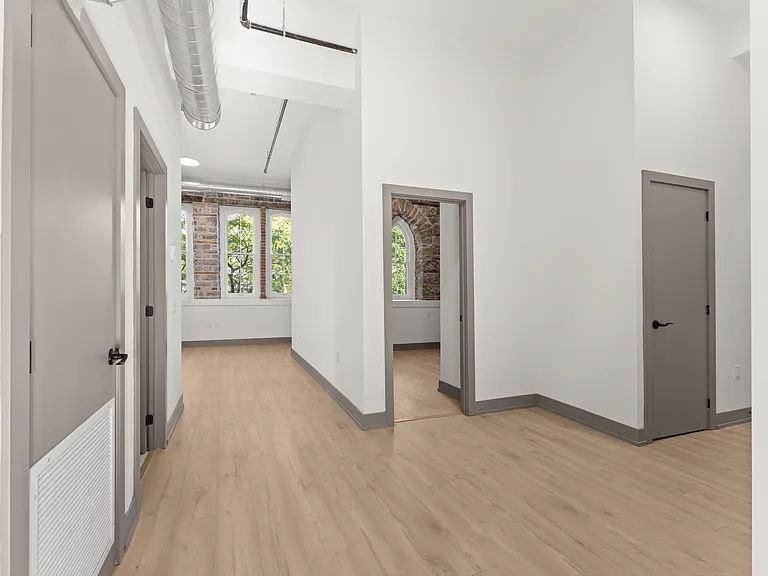 47 Wellington St — Photo 15