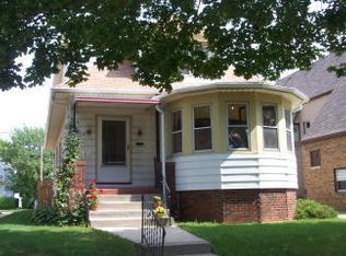3270 S 11th St, Milwaukee, WI 53215