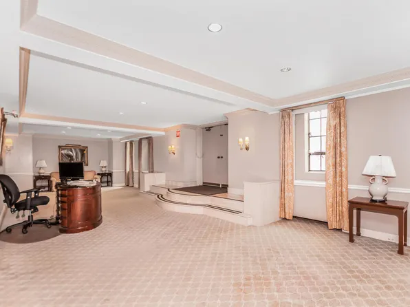 340 West 57th Street image 20 of 23