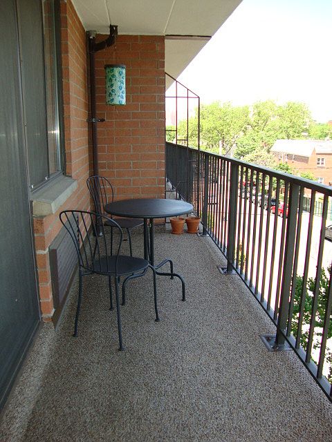 1st image of 2534 Crescent St APT 3B